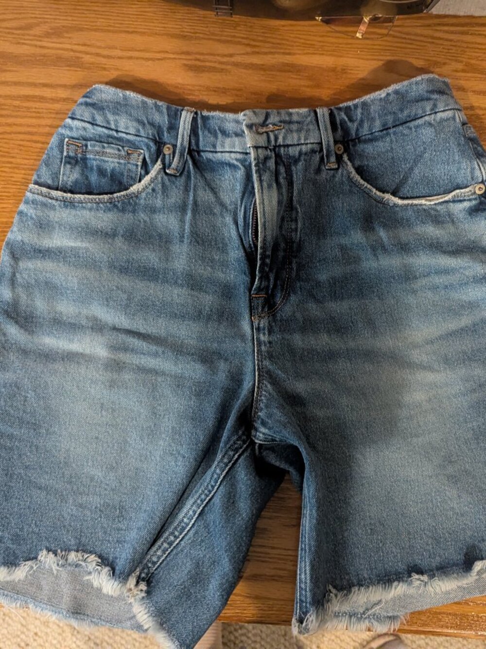 Good American Denim Bermuda Shorts Size 8 / 29 Light Wash Distressed Raw Hem